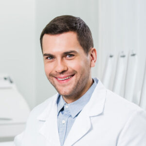 doctor geniova sonriendo testimonio